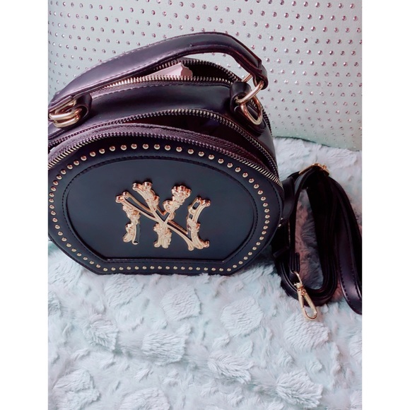 Honey Crossbody Handbag - Picture 8 of 9